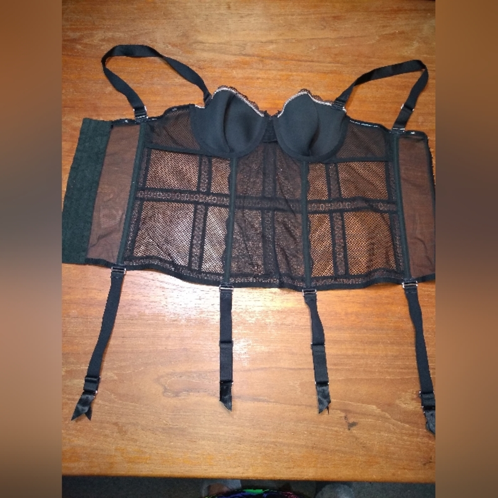 Sexy Black Merry Widow, Corset, No Size 26 Inches Across Breast, Built-I… - Picture 2 of 15